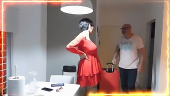 Tehotná Žena Sa Zapája Do Análneho Sexu, Aby Si Zabezpečila Prístrešok A Výživu